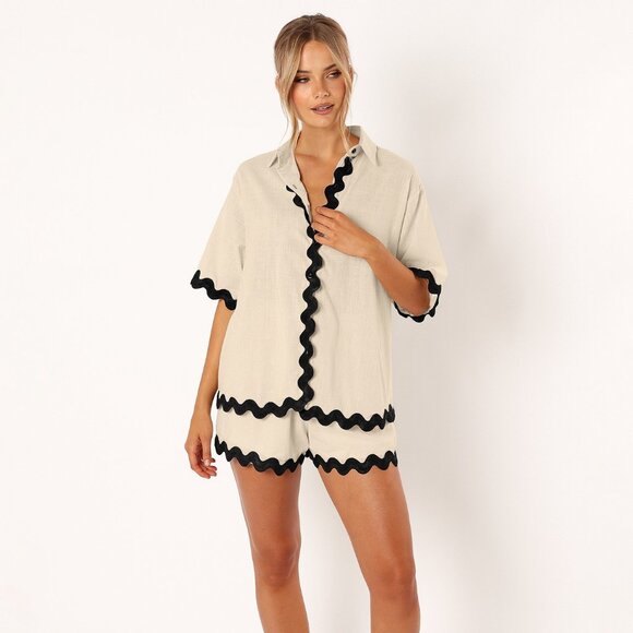 2/$40 Women’s Peach Beige Button Down Shirt & Shorts Set with Black Trim Outfit - Picture 4 of 12